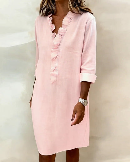 Robe unie à col V volanté