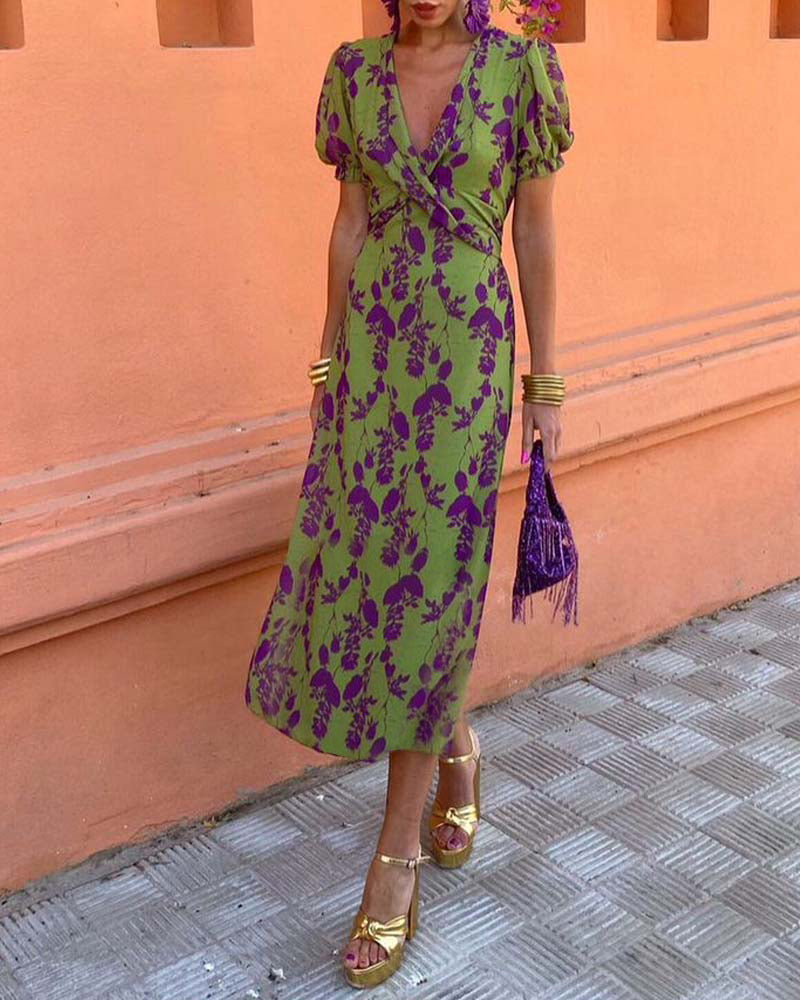 Aria™ - Élégant robe à décolleté en V profond avec motif de feuilles