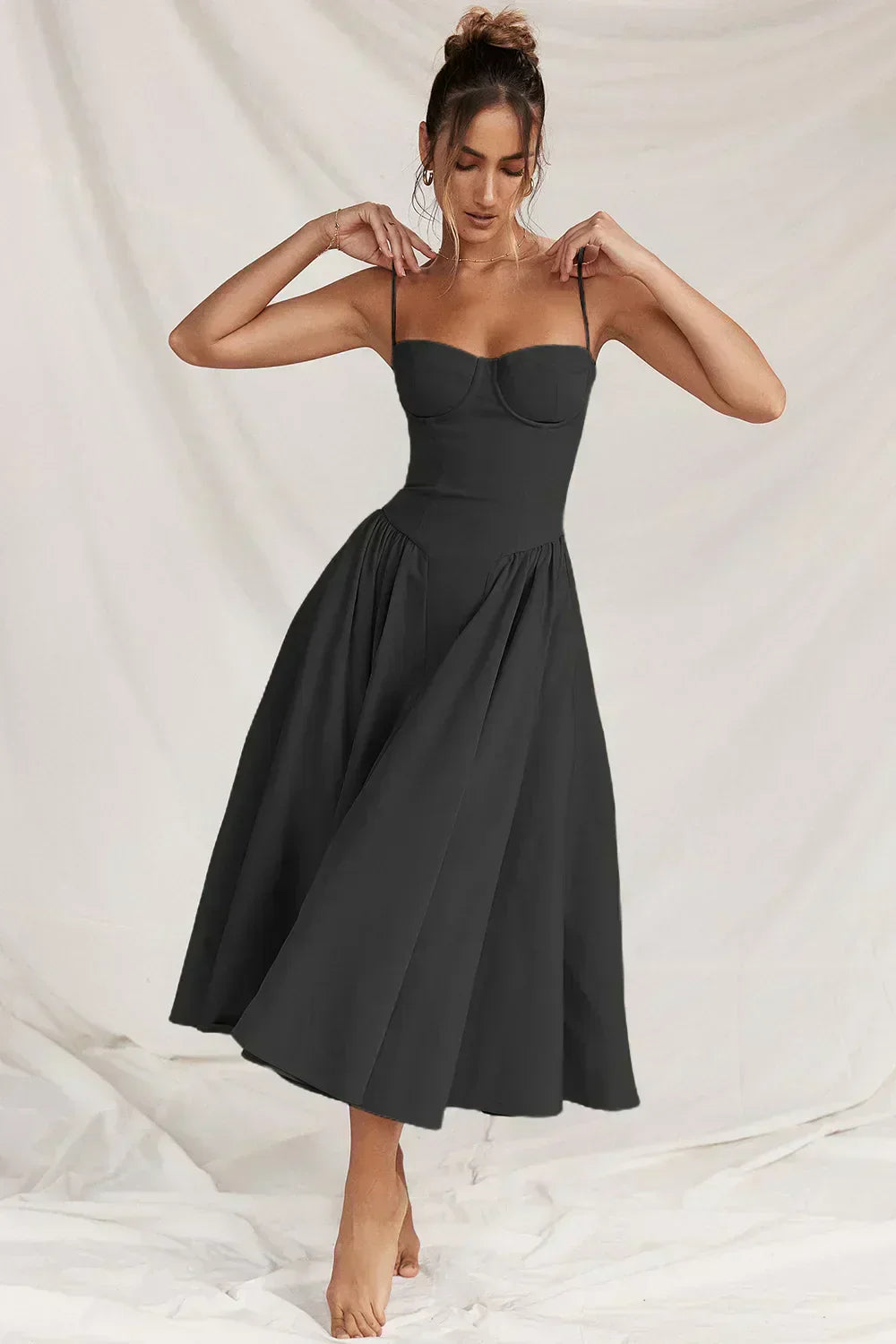 Elara | Robe à bretelles avec corset