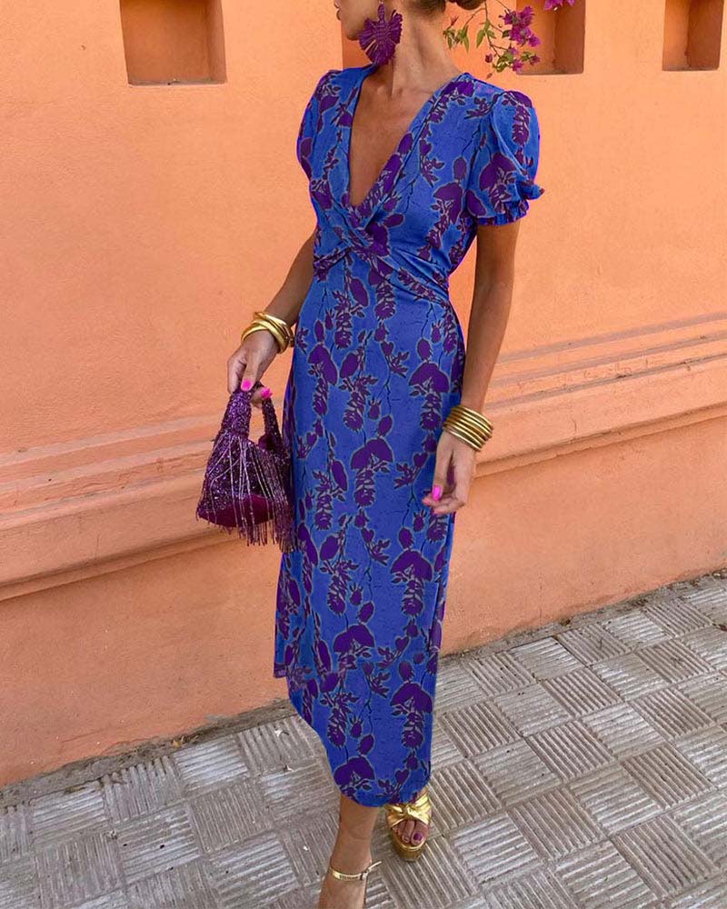Aria™ - Élégant robe à décolleté en V profond avec motif de feuilles