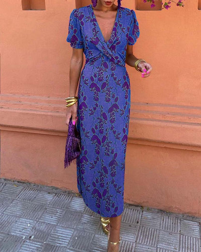Aria™ - Élégant robe à décolleté en V profond avec motif de feuilles