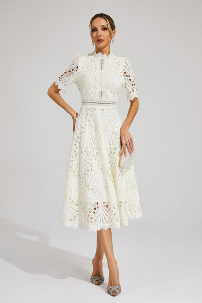 Pierre - Robe Midi en Dentelle et Raffinement