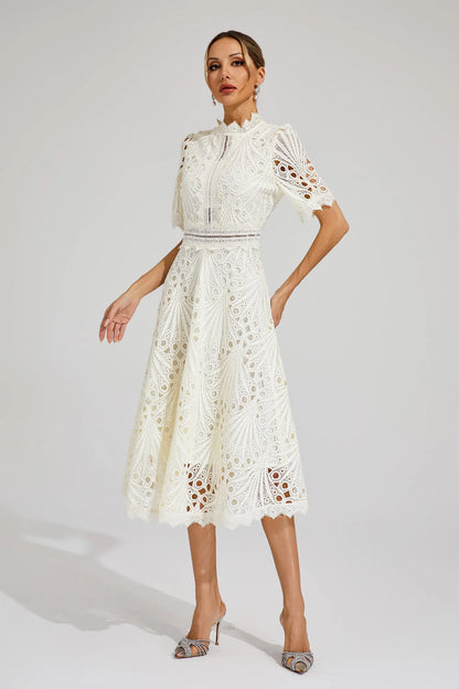 Pierre - Robe Midi en Dentelle et Raffinement
