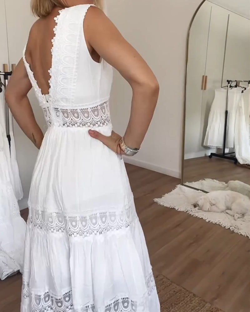Mirna - Robe à bretelles en dentelle avec décolleté en V