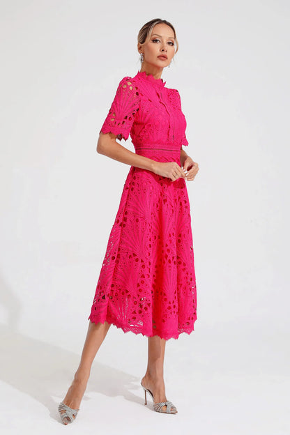 Pierre - Robe Midi en Dentelle et Raffinement