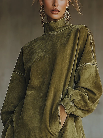 Amalia | Robe en daim avec col haut et franges