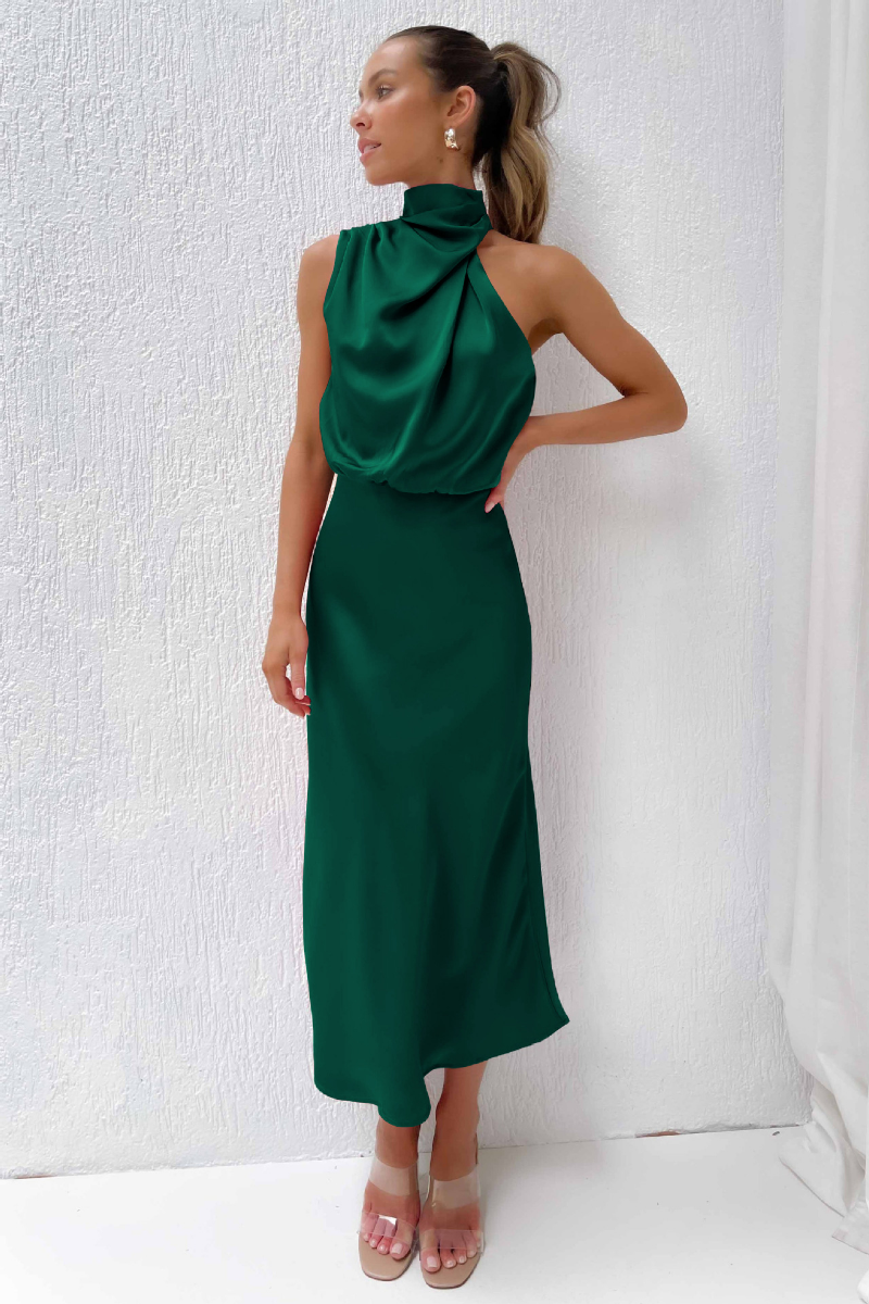 Eliana – Robe midi élégante avec décolleté asymétrique
