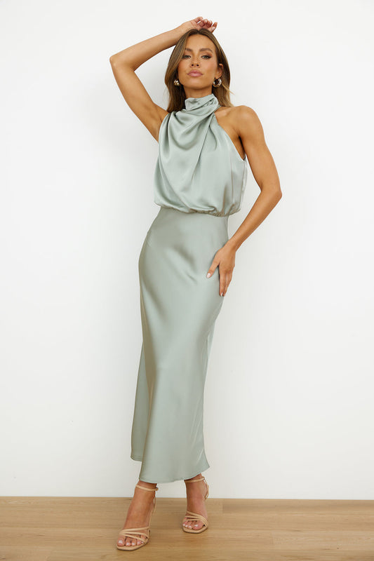 Eliana – Robe midi élégante avec décolleté asymétrique
