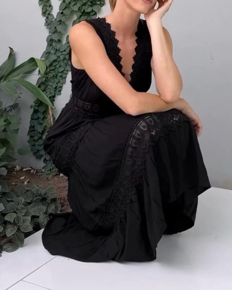 Mirna - Robe à bretelles en dentelle avec décolleté en V
