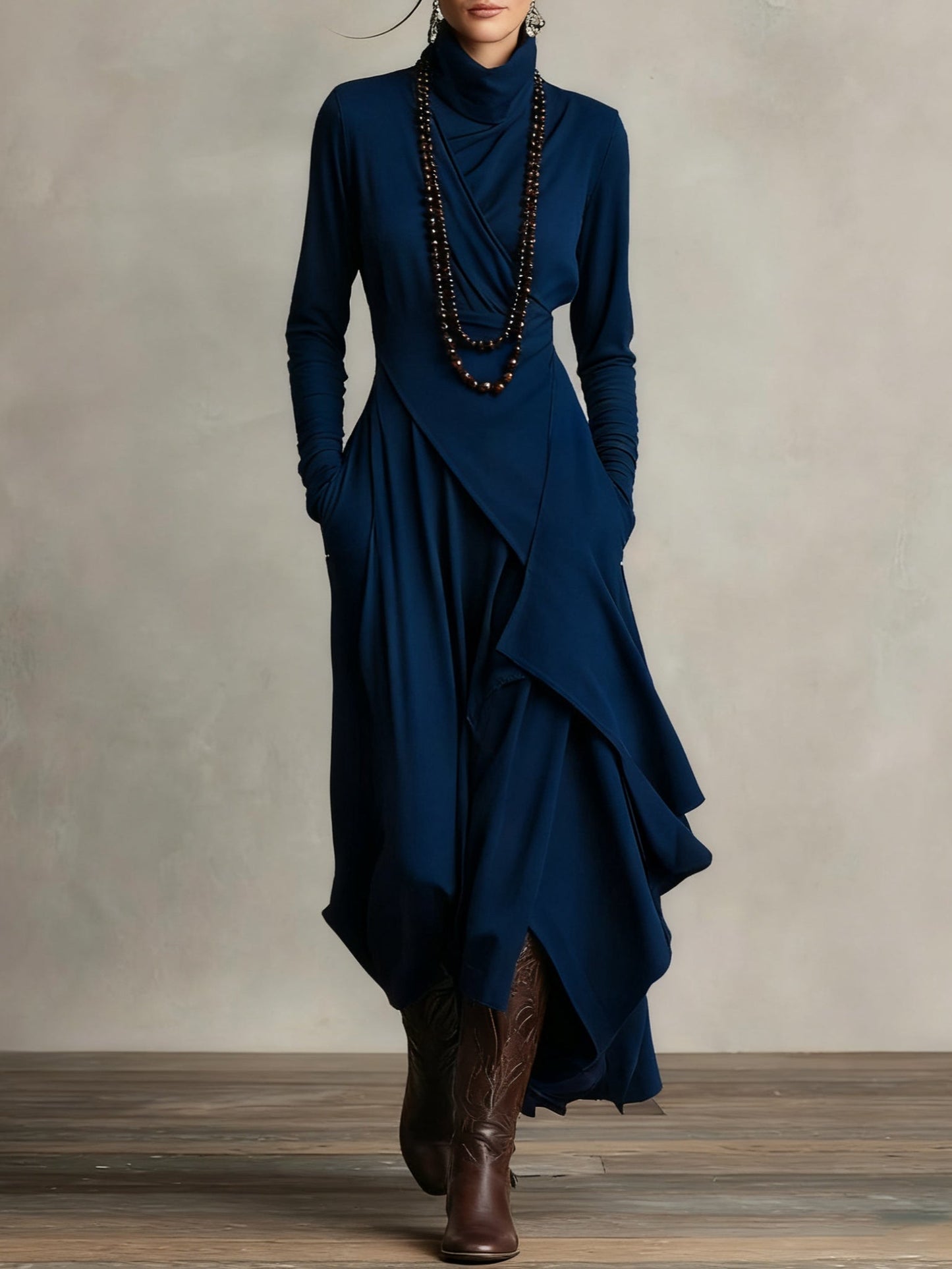 RENATA – ROBE MAXI ASYMÉTRIQUE ÉLÉGANTE À COL MONTANT