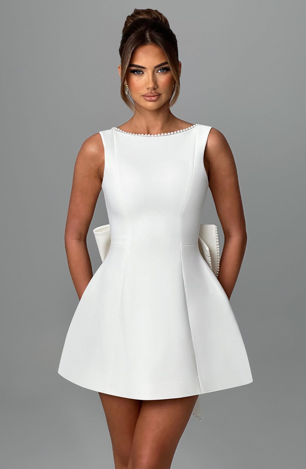 Hollis - Robe Mini Élégante avec Nœud de Perles