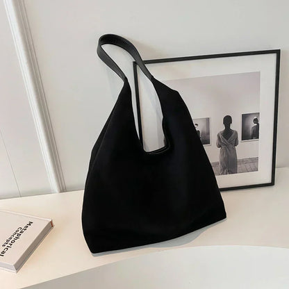 Sac à Bandoulière Minimaliste pour Femme avec Texture Douce et Bandoulière Large