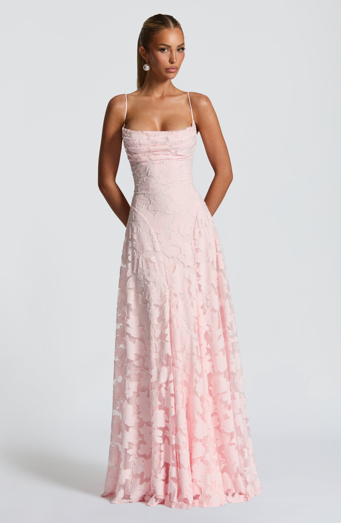 Alona - Robe Maxi en Dentelle Élégante avec Corset