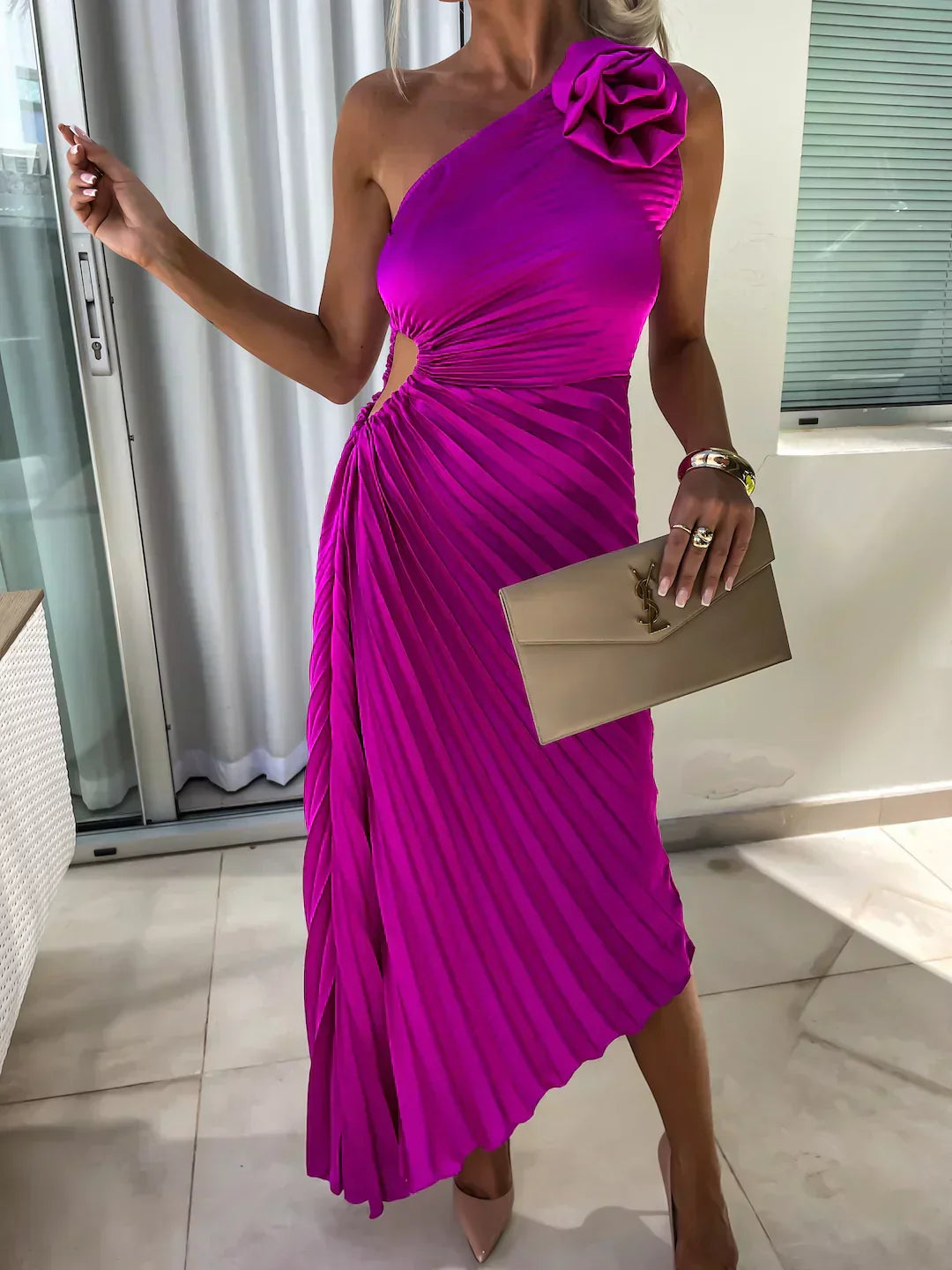 Dariella | Robe à Une Seule Manche avec Fleurs Romantiques