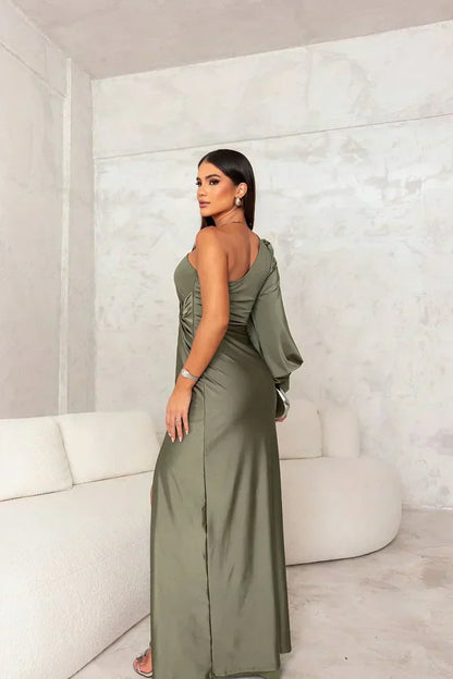 Melyssa – Robe de Soirée Élégante à Épaule Dégagée