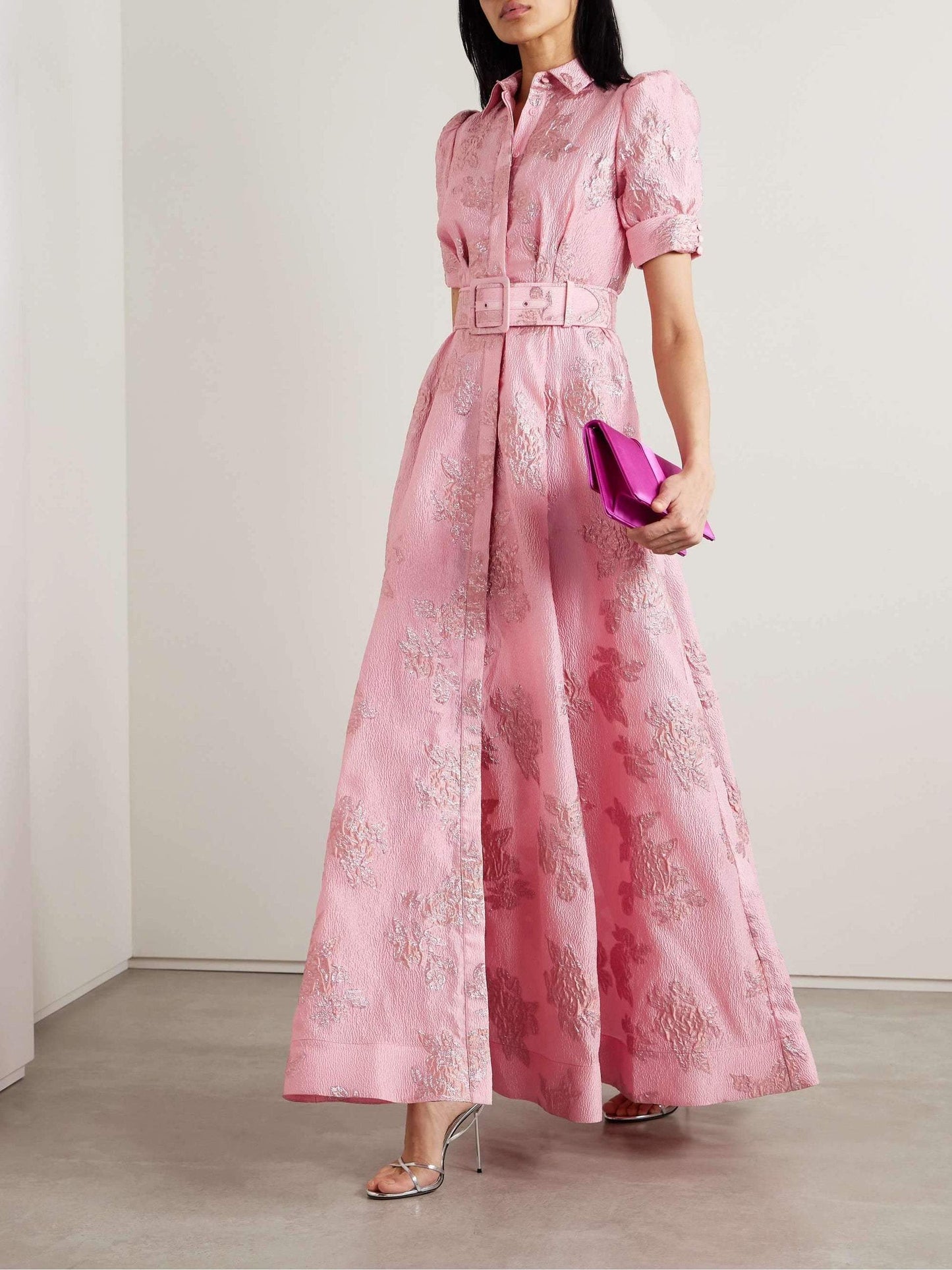 Anabella | Robe Courte avec Manches Bouffantes