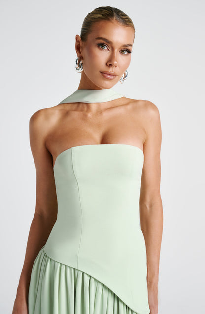 Robe Maxi Sans Manches pour Femme avec Fente Haute et Taille Asymétrique
